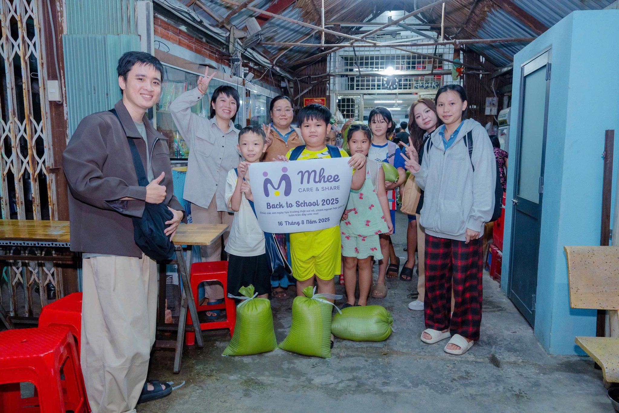Chung Tay Gieo Mầm Tri Thức Tại Lớp Học Tình Thương Hòa Hảo